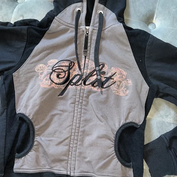 Zip up - Picture 2 of 3